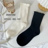 High-end cotton double-needle short socks suitable for all seasons, thick in autumn and winter. Black and white mid-calf knee-length cotton vertical stripe jk socks, the same style as the popular ones Application Scenario